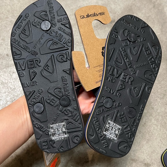 NWT Quiksilver Sandals - Picture 3 of 4